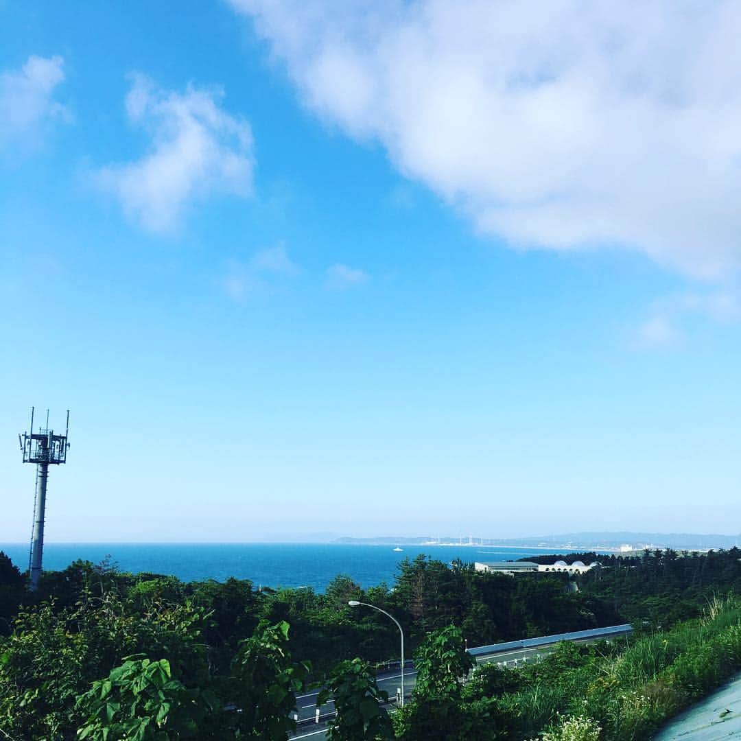 中崎雄太さんのインスタグラム写真 - (中崎雄太Instagram)「米山SA(^^) 海、最高に綺麗(*´∀｀*) #癒し#海#別に病んではない。」6月17日 17時21分 - y.nakazaki46
