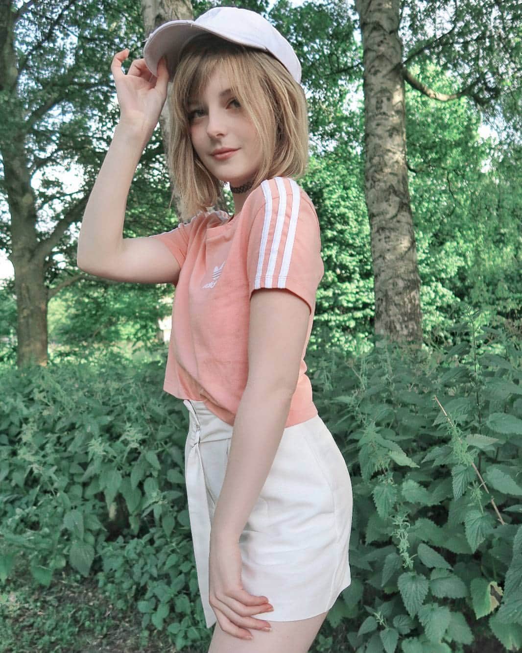 Ella Freyaのインスタグラム：「😇 🍃feeling A E S T H E T I C」
