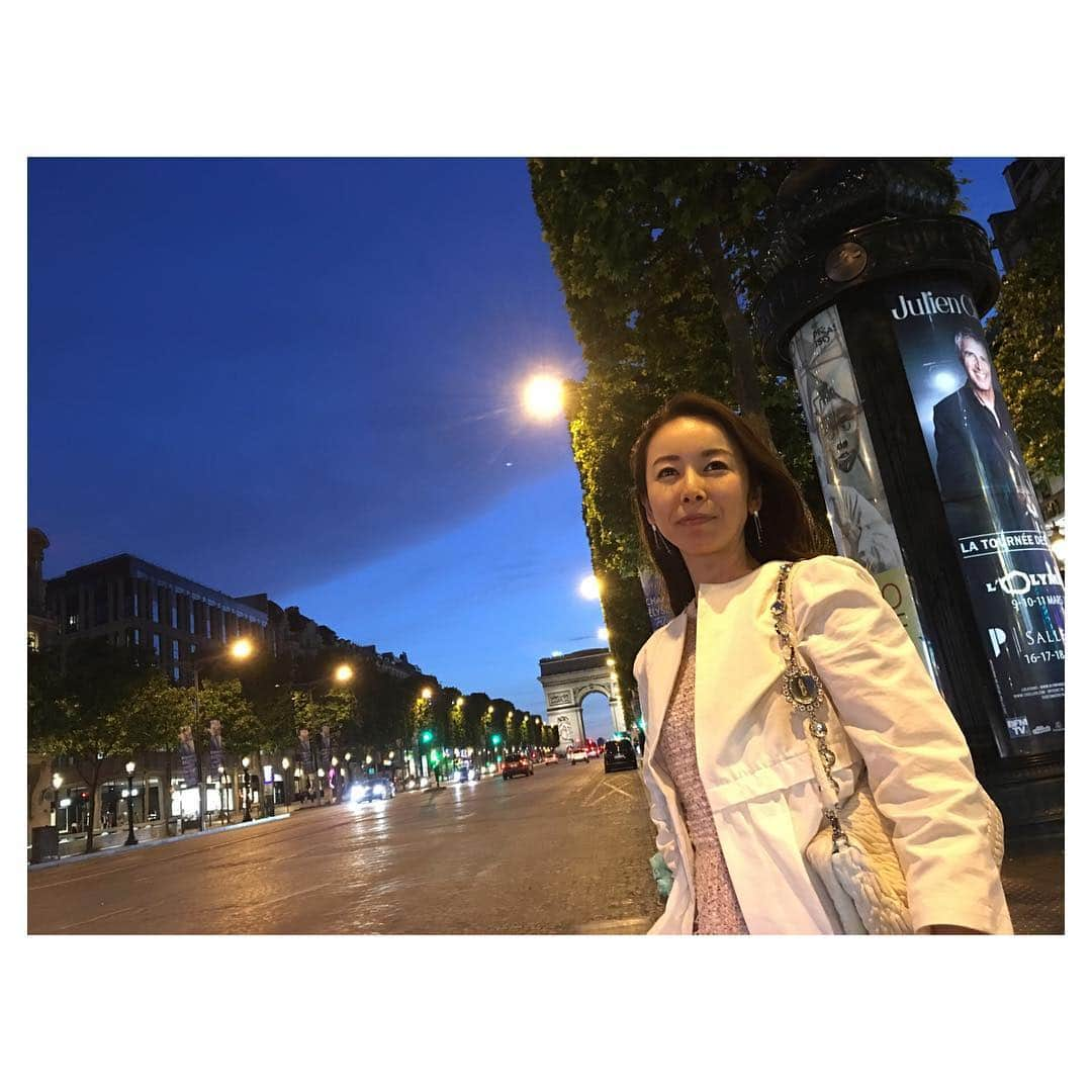 宮崎宣子さんのインスタグラム写真 - (宮崎宣子Instagram)「凱旋門までお散歩😊  #paris #パリ #凱旋門 #散歩 #パリ散歩 #宮崎宣子 #宮﨑宣子 #miyazaki_nobuko #rirevie」6月17日 21時00分 - miyazaki_nobuko