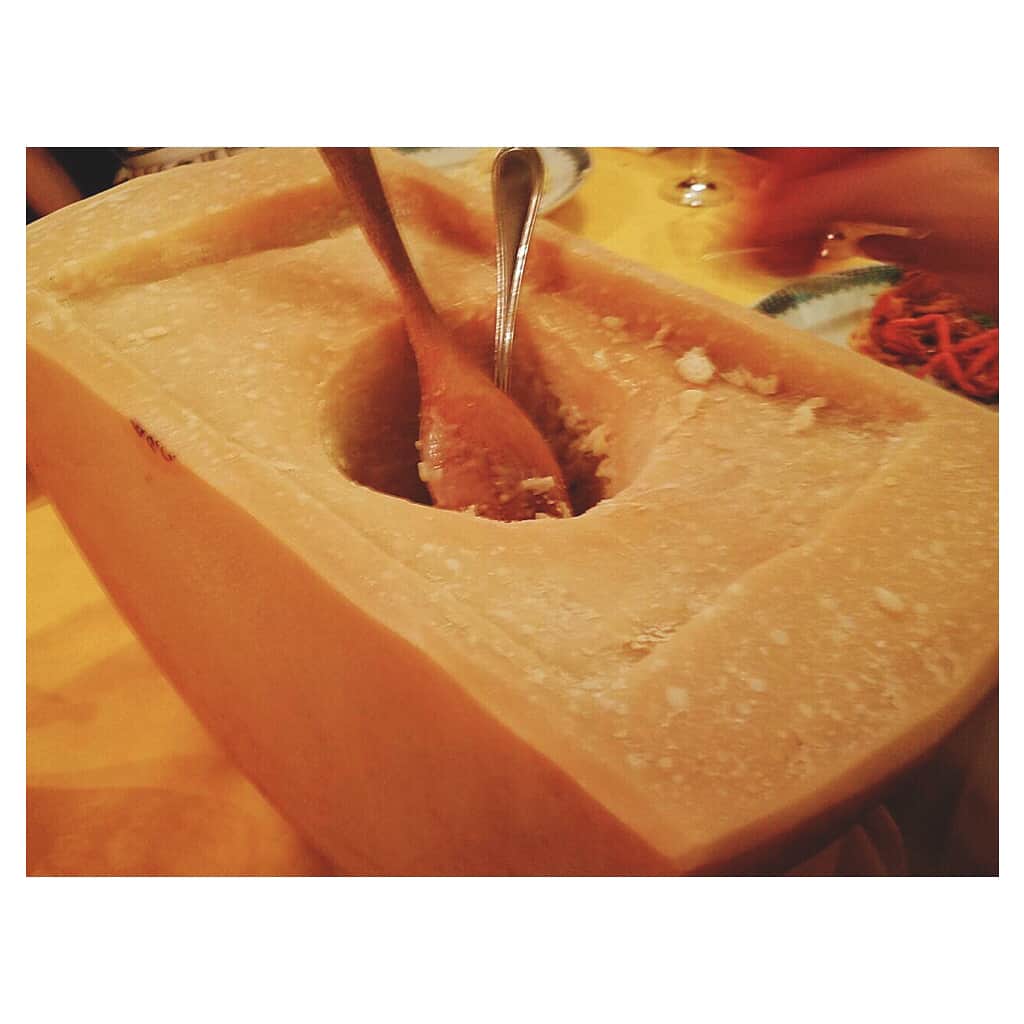 金田彩奈のグルメインスタ