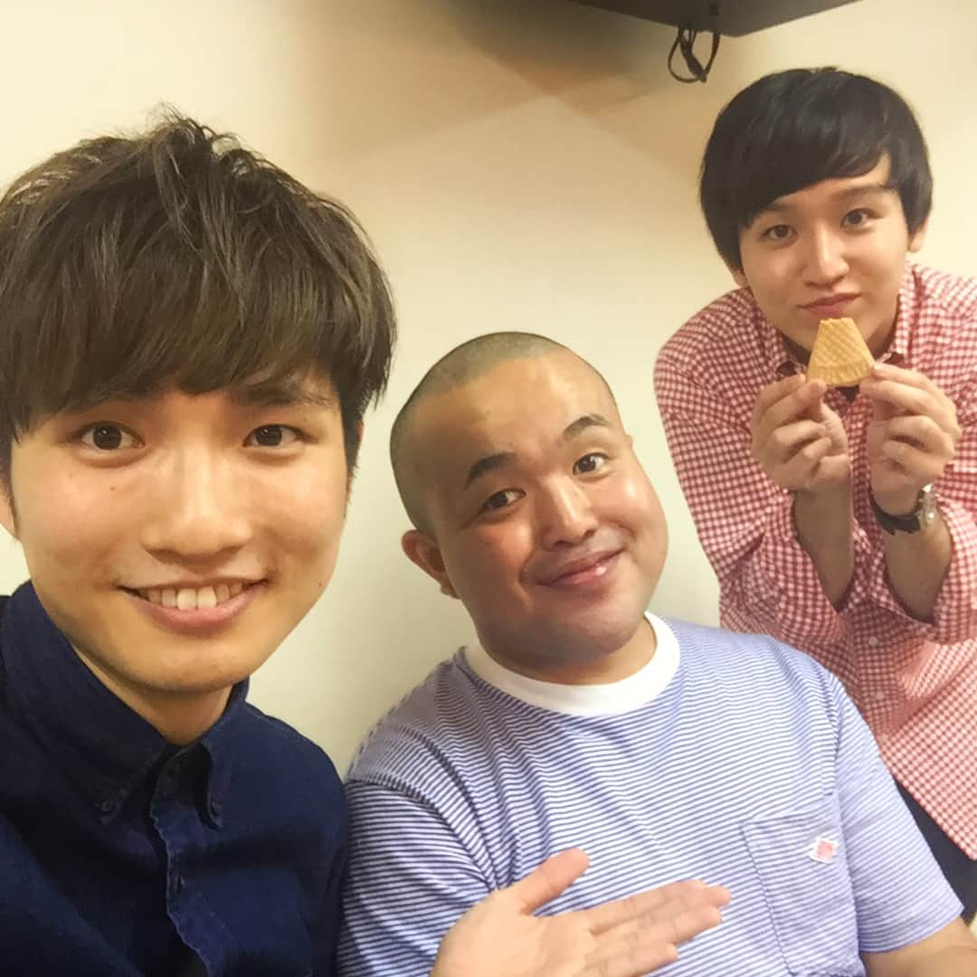 洲崎貴郁さんのインスタグラム写真 - (洲崎貴郁Instagram)「ユリヤンスタジオランド in 尼崎アルカイックホールお越し頂きありがとうございました！！ ホンマに楽しいイベントやった！ ゆりやん改めて愛されてるなぁと実感！感動した！  またやりたいなー！  スペシャルゲストのあまえんBさんもwith Bに負けてない盛り上がりやったなぁ たわたさんはうるさかった。  #ゆりやんレトリィバァ  #トット #ミキ #あまえんB #ラニーノーズ #尼崎 #アルカイックホール #ユリヤンスタジオランド」6月17日 22時37分 - runnysuzaki0504