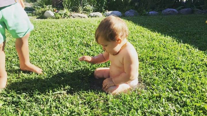 マイケル・レイディのインスタグラム：「When mommy leaves all three kids with daddy. And they make a mud pit. And he lets her find out about it on Instagram.」