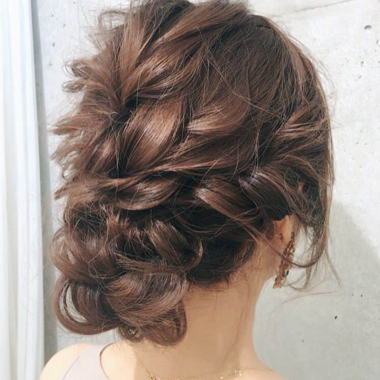 樋浦結花さんのインスタグラム写真 - (樋浦結花Instagram)「ヘアアレンジは 早朝からfreeraのryoさんがして下さいました❤️ 可愛いし、踊っても崩れない👍 最強のヘアアレンジ ありがとうございます😍💕💕 #freera #表参道徒歩三分 #ヘアアレンジ #アップヘア #結婚式ヘア #前髪あり#ryoさん」6月18日 22時29分 - hiura_yuika