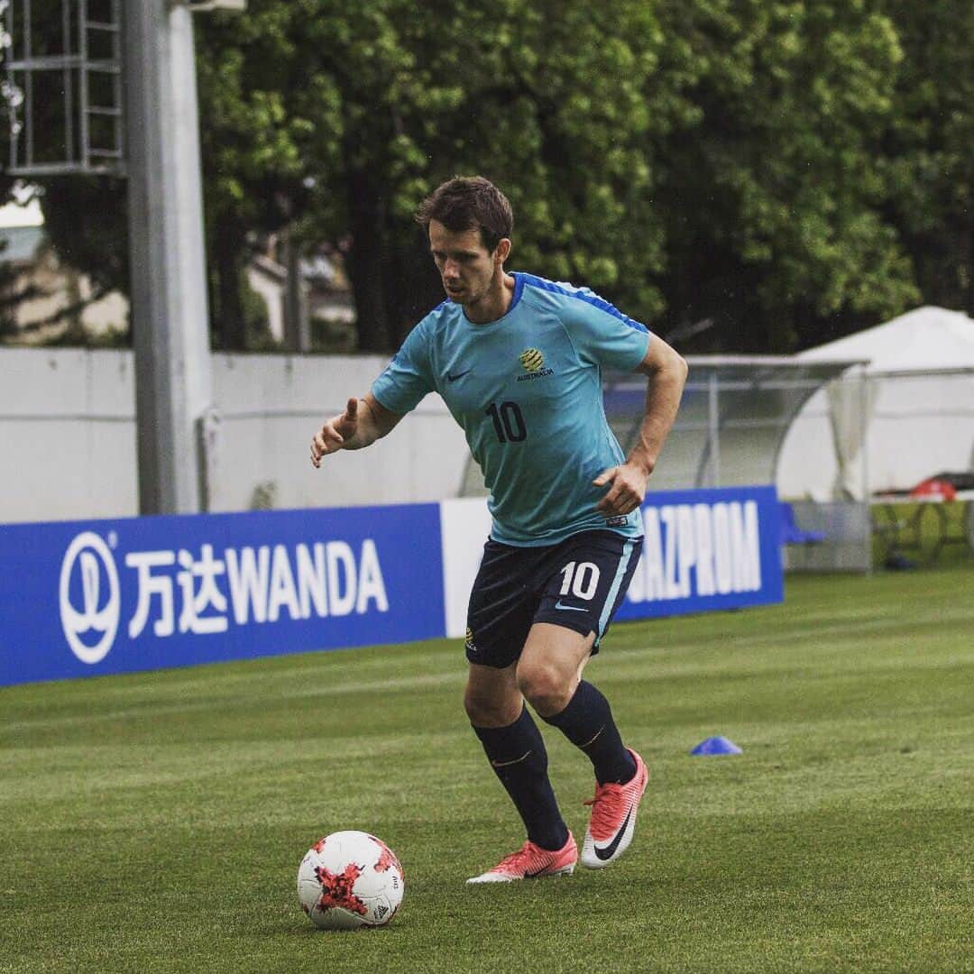 ロビー・クルーズのインスタグラム：「🇦🇺🇦🇺 #confederationscup #socceroos」