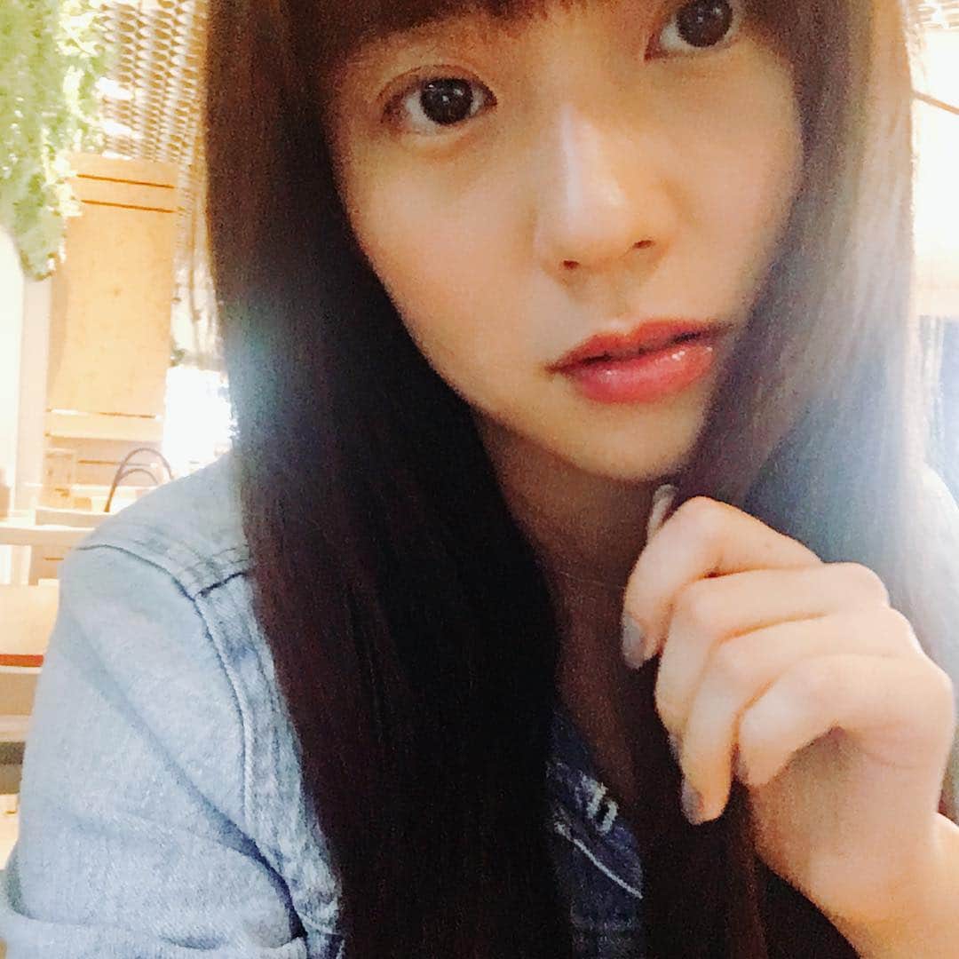 段文凝のインスタグラム：「髪色変わったよ〜 長年通ってるから、 本当に落ち着く╰(*´︶`*)╯♡ #bluefaces表参道  #美容室」