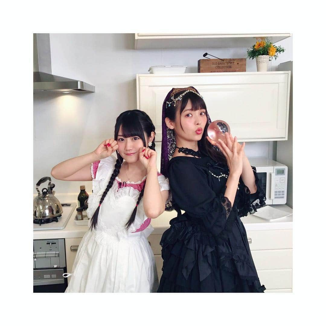 小倉唯さんのインスタグラム写真 - (小倉唯Instagram)「こんばんは(^-^) 昨晩放送された、「上坂すみれのヤバい◯◯」ご覧いただいた皆さんありがとうございました😊✨ まめ大福入りのカレーは意外と美味しかったよ〜😋本当だよ😳！笑  明日からの1週間も、がんばりまめ大福です(OvO)！！ #上坂すみれのヤバい◯◯☆Instagram #上坂すみれ #小倉唯 #ヤバい #料理 #カレー #豆大福 #まめ大福 #はにかむ〜 #🐝 #おやすみ〜とぼーる です」6月18日 23時57分 - yui_ogura_official