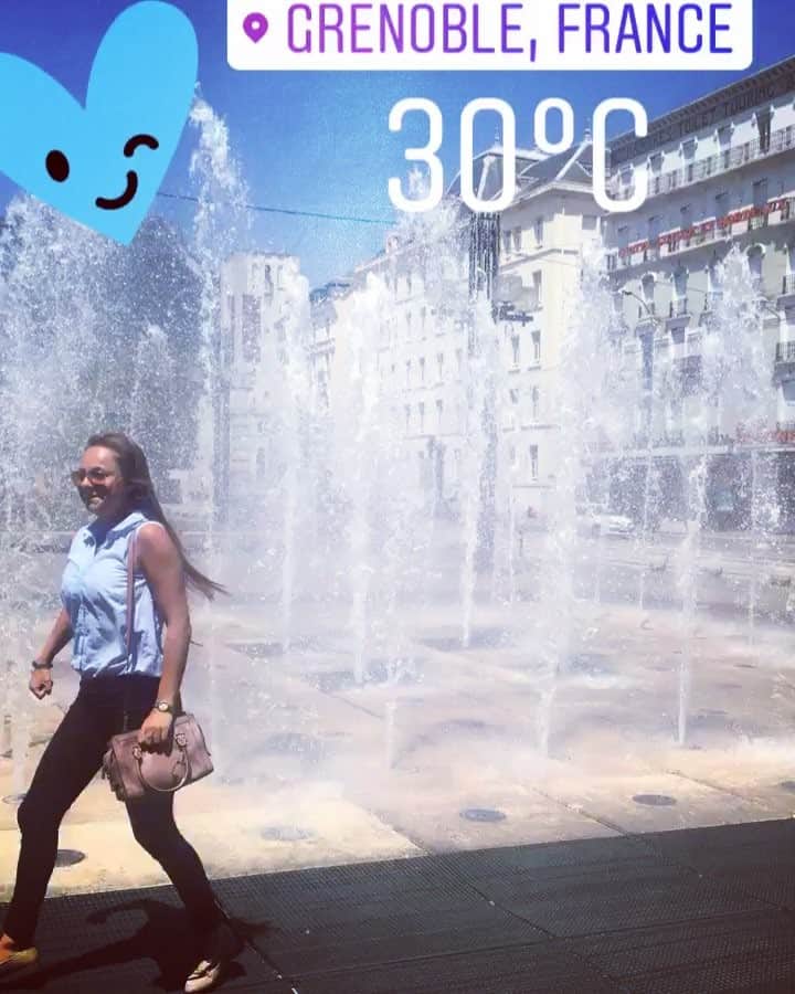 エレーナ・グレボワのインスタグラム：「#hop-hop #split-jump #boomerang #summer」