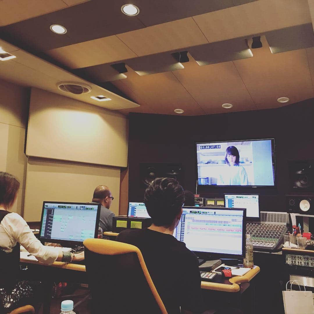のインスタグラム：「最終回MA作業。先ほど終了しました。 いよいよ今夜最終回🍀  #あなたのことはそれほど #あとは放送を待つばかり」