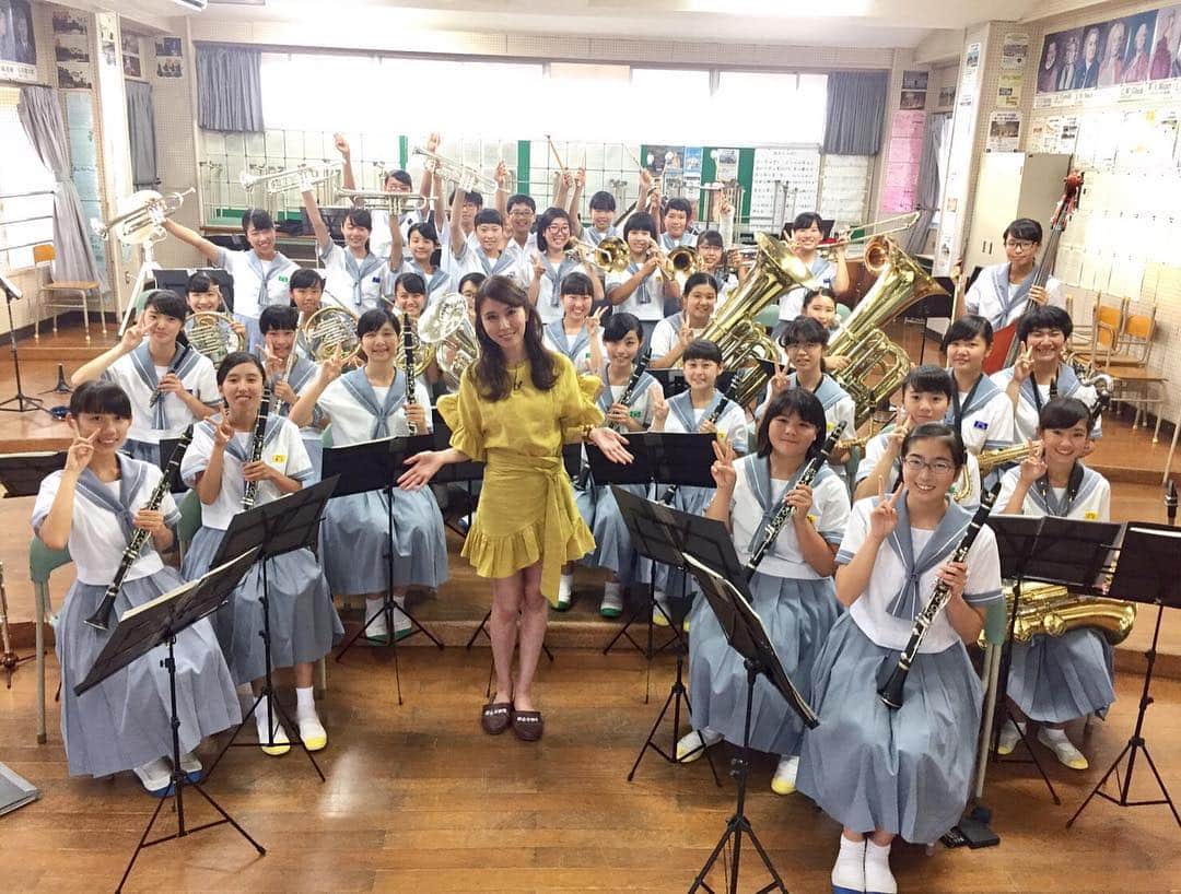 May J.さんのインスタグラム写真 - (May J.Instagram)「「J-MELO」のロケで熊本県にある益城中学校吹奏楽部のみんなに会いにきました🎵 中学生とは思えない素晴らしい演奏に感動しました✨✨✨✨ これからも熊本の皆さんに元気を届け続けていってください‼️ #益城中学校吹奏楽部  #jmelo」6月19日 19時02分 - mayjamileh