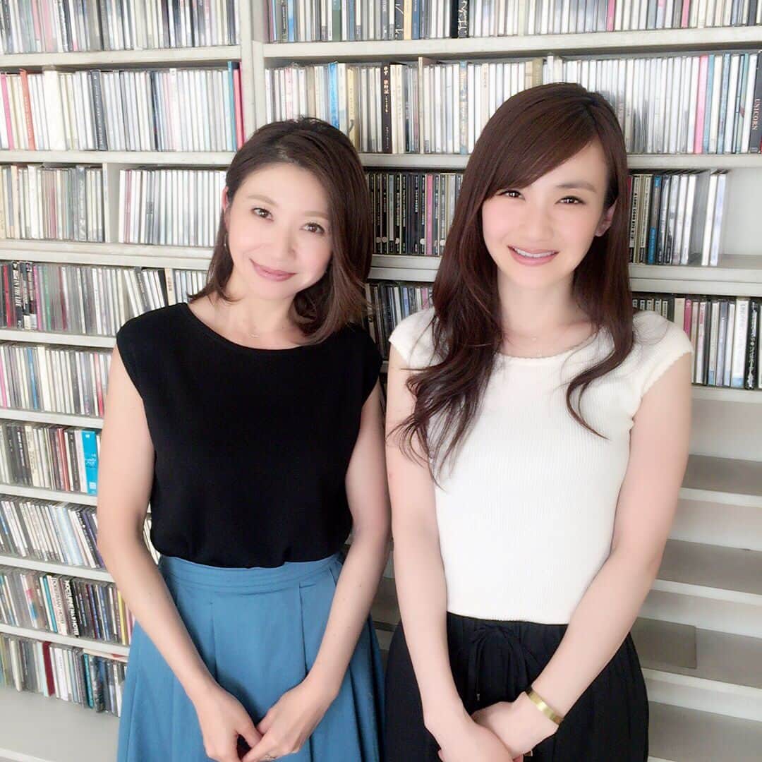 市橋有里のインスタグラム：「昨日はadidasファミリー★のゆだちゃんがラジオに遊びに来てくれました。普段の会話の延長になりあかんあかんと思いながらもつい💧笑adidasの打ち合わせまでまたいつものように笑いっぱなしでした◡̈⃝⋆* ゆだちゃんいつもありがとう！！ #ラジオ #湯田友美 #ゆだちゃん #adidasふぁみりー」