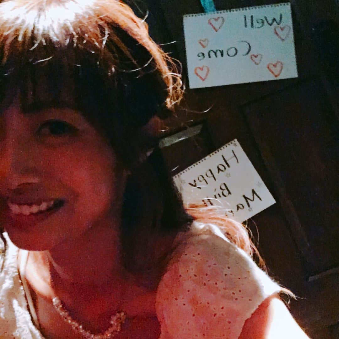 古川真奈美さんのインスタグラム写真 - (古川真奈美Instagram)「みんながお祝いしてくれて幸せな30代をスタートしましたーー🤗❤️❤️ 去年の誕生日で学習して、今年はゲロゲロピーピーにならない程度に飲んだ🍷✨笑  #サプライズありがとう #本当かおちゃんの前振りやばい #普通に落ち込んでた #とんだサプライズ #幸せ  #相変わらずみおいい奴 #プレゼントありがとう #大切に使うね #大好き  #夏思い出作りいこう」6月20日 20時32分 - mana_0619