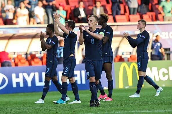 ジェームズ・ウォード＝プラウズのインスタグラム：「‪Worked hard for that win yesterday! Big 3 points and thanks to the fans that helped us get there. 🦁🦁🦁‬」