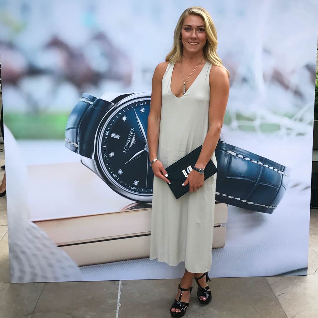 ミカエラ・シフリンのインスタグラム：「Paris ✔️. I had so much fun attending the #prixdedianelongines and touring around the city a little bit this weekend! What beautiful place 😍🙊now I know what all of the hype is about😁. #cityoflightsandlove #eleganceisanattitude @longines」