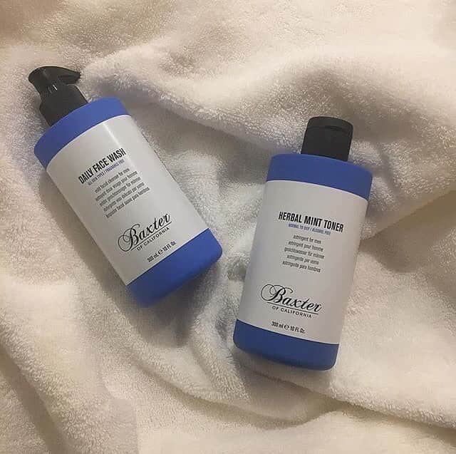 Baxter of California Japanさんのインスタグラム写真 - (Baxter of California JapanInstagram)「Daily facial care. 洗顔後のお肌のケア。ちょっとしたプラスアルファは、日々積み重ねることが大切です。 #repost @vida_omotesando  #baxter #facewash #hervalminttoner #facialcare #skincare #grooming #バクスター #バクスターオブカリフォルニア #baxterofcalifornia」6月21日 9時43分 - baxter_jpn