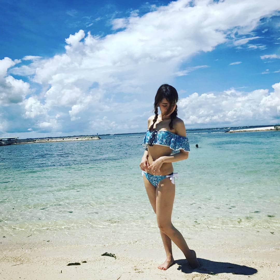 杉山由紀子のインスタグラム：「cebu♥️ hotelのプライベートビーチ🌴 * 水着は奈央( @naosumita )の @bynao.official の♥️ ここで着れてhappy♥️ * ねぇやばすぎる♥️ * * #cebu #private #beach #sea #bynao  #summer  #水着 #おすすめ #セブ #フィリピン #マクタン #海 #女子旅 #最高かよ」