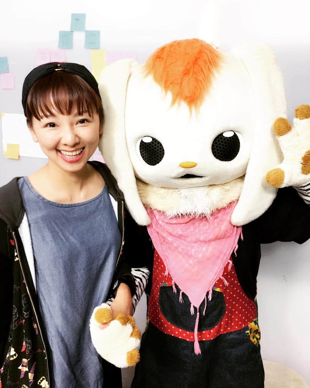 宍戸留美のインスタグラム：「#ご当地キャラ #ロップ #うさぎ #youtube #ニコ生 #juns #rumishishido #宍戸留美 #うれしそう」