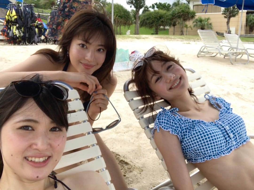松山亜耶のインスタグラム：「♡♡♡ #沖縄 #beach 🏖🕶 #松山亜耶」