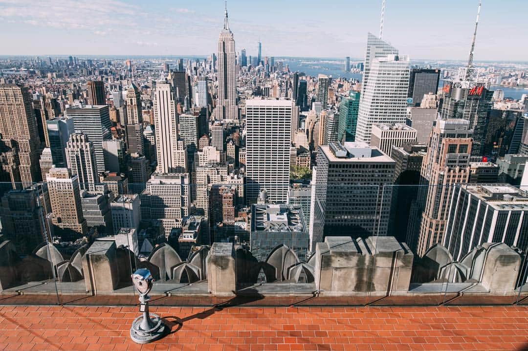 エアベルリンのインスタグラム：「New York Skylines 🇺🇸🗽 Come and enjoy the #USA with #airberlin ❤✈️ 📸 by @tomtehh 🖖 #skyline #views #epic #amazing #city #usa🇺🇸 #usa #newyork_instagram」