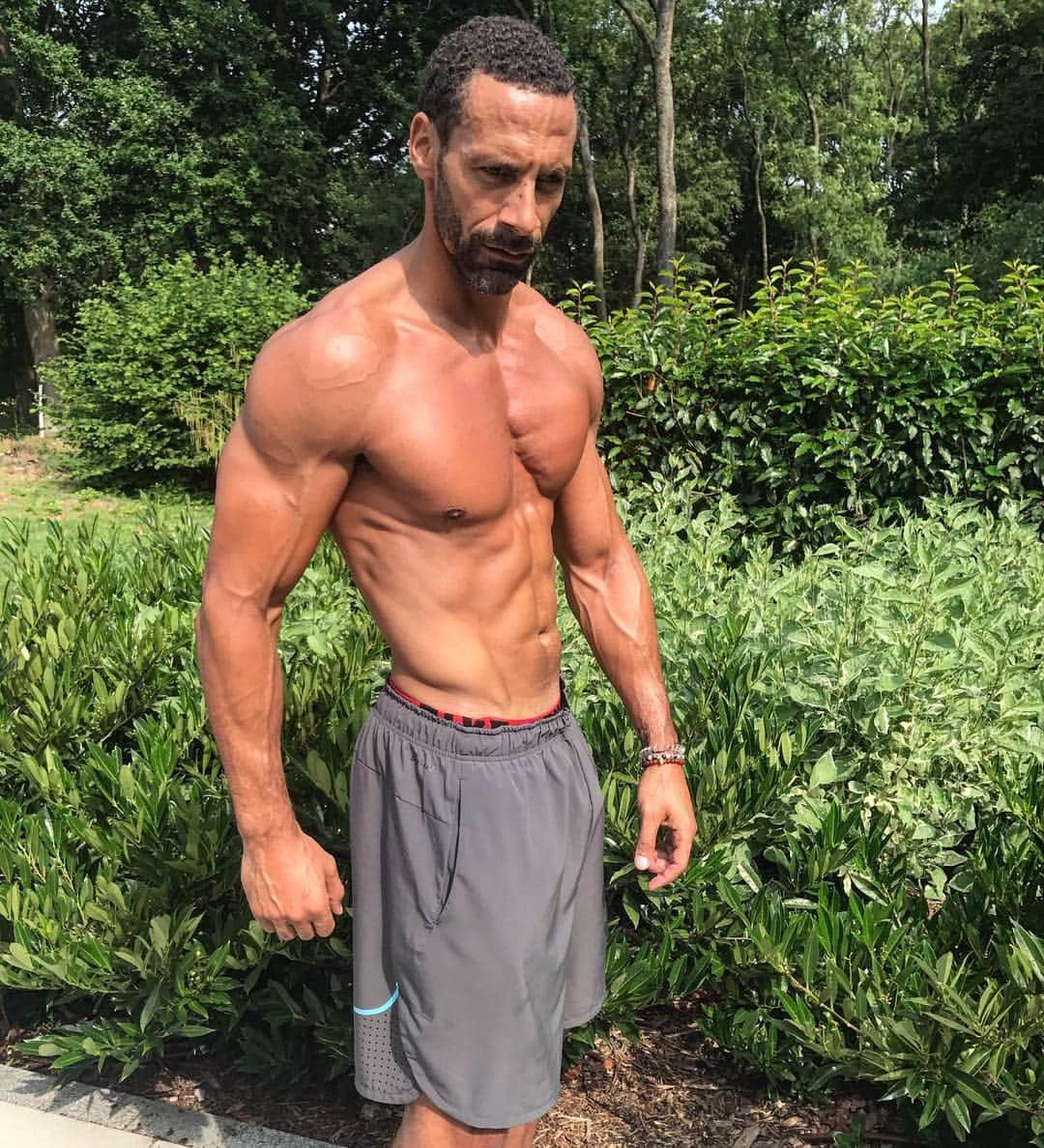 リオ・ファーディナンドさんのインスタグラム写真 - (リオ・ファーディナンドInstagram)「Lifestyle Workout Plan coming soon... 💪🏽」6月22日 3時29分 - rioferdy5