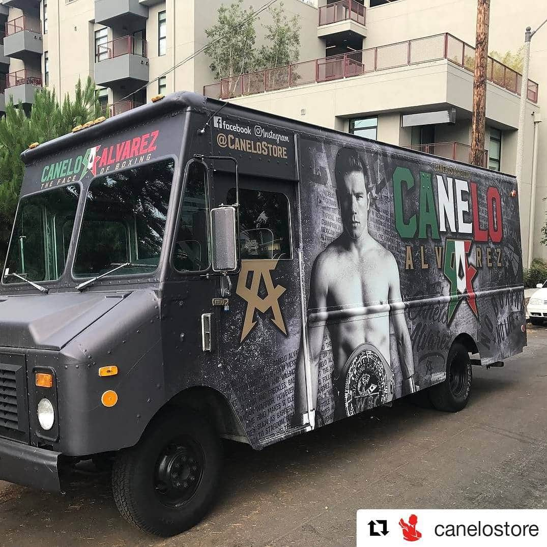 サウル・アルバレスさんのインスタグラム写真 - (サウル・アルバレスInstagram)「Canelo store is in Los Angeles today from 5-9PM. Avalon nightclub, 1735 Vine St, Los Angeles, CA 90028 #canelo #canelostore #caneloggg」6月23日 11時37分 - canelo