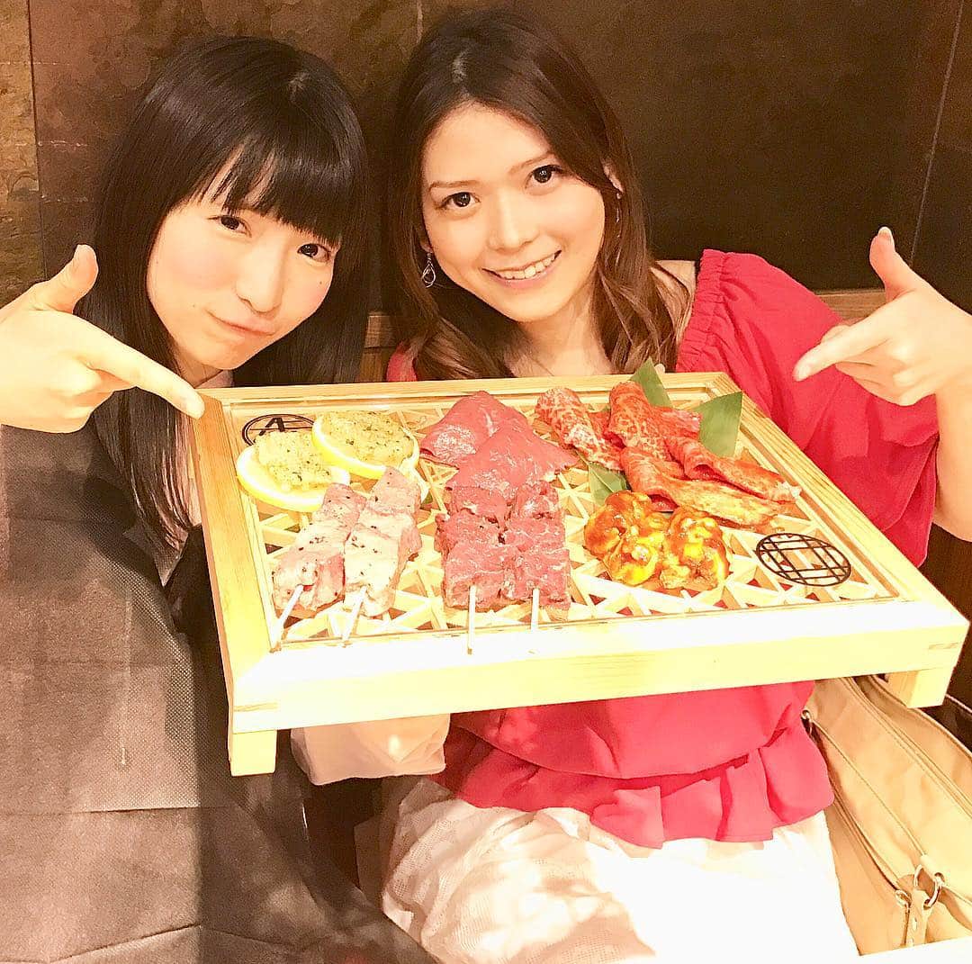 大見さなえさんのインスタグラム写真 - (大見さなえInstagram)「6月29日オープン㊗️🎊 目黒『焼肉 うしみつ 一門』 もえあずちゃんと行ってきました👭✨ ・ 芝浦直送の新鮮ホルモンを中心としており、 あの高級焼肉店  西麻布「けんしろう」のプロデュース店😳🌸 ・ 新感覚でいただけるホルモン料理は 部位によって1つ1つ最高の焼き方で 提供してくださいます(*^^*) どれも感動的で美味しかった☺🍖 ・ お料理はまた明日載せます(*´꒳`*)🍖🍖 ・ #焼肉うしみつ一門 #一門 #うしみつ一門 #焼肉 #newオープン  #ホルモン #肉の日オープン #お肉 #もえあず #さなログ」6月23日 12時21分 - tabe_megumi