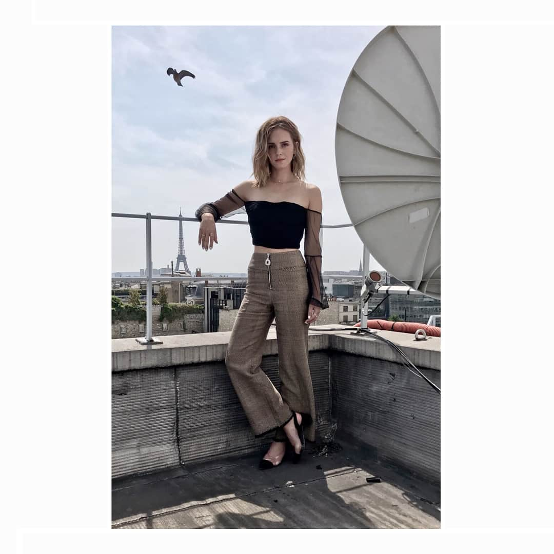 ザ・プレス・ツアーのインスタグラム：「Le Bristol makes its own honey on the roof! 🇫🇷 🐝 ❤  The @edun trousers are created by artisans in Burkina Faso, featuring a zipper made from recycled brass. EDUN is building long-term, sustainable growth opportunities by supporting manufacturers, community-based initiatives and partnering with African artists and artisans. Top is @breelayneofficial and made in downtown LA by local artisans from mesh and lined in silk. Both materials were leftovers discarded by other designers, and were bought to recycle and repurpose in new garments. For every item sold, a tree is planted. Bag made in a family-owned factory in Alicante, Spain by @m2malletier. The factory was opened in 1981 by shoe designer Jaime Romero and his wife. Today, 25 artisans from the local town of Sax work in the factory and have been working there for at least 15 years. Everything is handcrafted using skills and traditions which have been passed down generations. Shoes @creaturesofcomfort, crafted in a small factory just outside of Florence. Creatures of Comfort recently participated in #womentogether and #whyimarch campaigns donating a portion of its proceeds to Planned Parenthood and the ACLU and SPL Center. The brand is also participating in a campaign headed by Women for Women International that supports women in war zones. @shiffonco jewellery made in New York City. Half the profit from Shiffon's pinky ring collection and 10% of profits from all other Shiffon products directly fund seed grants for female entrepreneurs and companies that promote the well-being of women. Through partnering with One Young World, Shiffon has been able to reach a growing group of young innovators across the globe. All fashion info verified by @ecoage  All beauty brands are cruelty-free and formulated using both natural, mineral and organic ingredients. Beauty info verified by @contentbeauty」