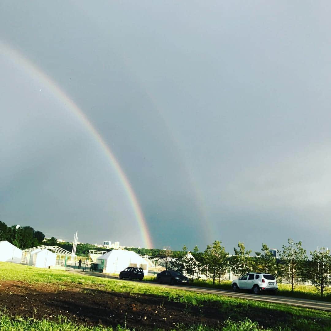 福西崇史さんのインスタグラム写真 - (福西崇史Instagram)「晴れてたと思ったら、急に雨が降ったり、そしてまた晴れたりの天気で2重に虹が見えた🌈 #ロシア  #カザン #虹 #コンフェデ2017」6月24日 8時34分 - takashi_fukunishi