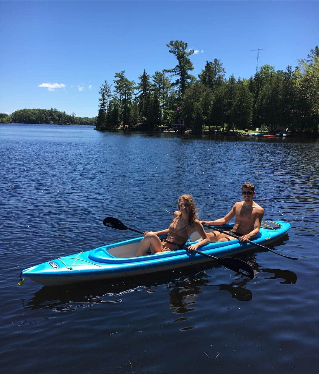 ルイス・フェネロのインスタグラム：「‪Enjoying the kayak before the wedding with @gabriellapapadakis !!!‬ ‪Disfrutando del kayak antes de la boda!‬」