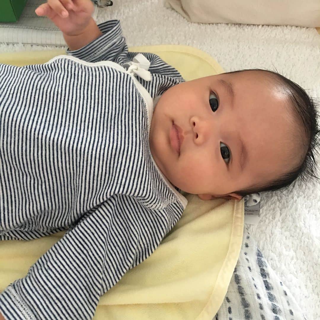菊井亜希のインスタグラム：「なんて美しい男の子なんでしょう😭✨ やっと会えた♡ちよさん、産まれてきてくれてありがとね👼おばちゃん嬉しいよ😂 @okamorie @tamaki_roy」