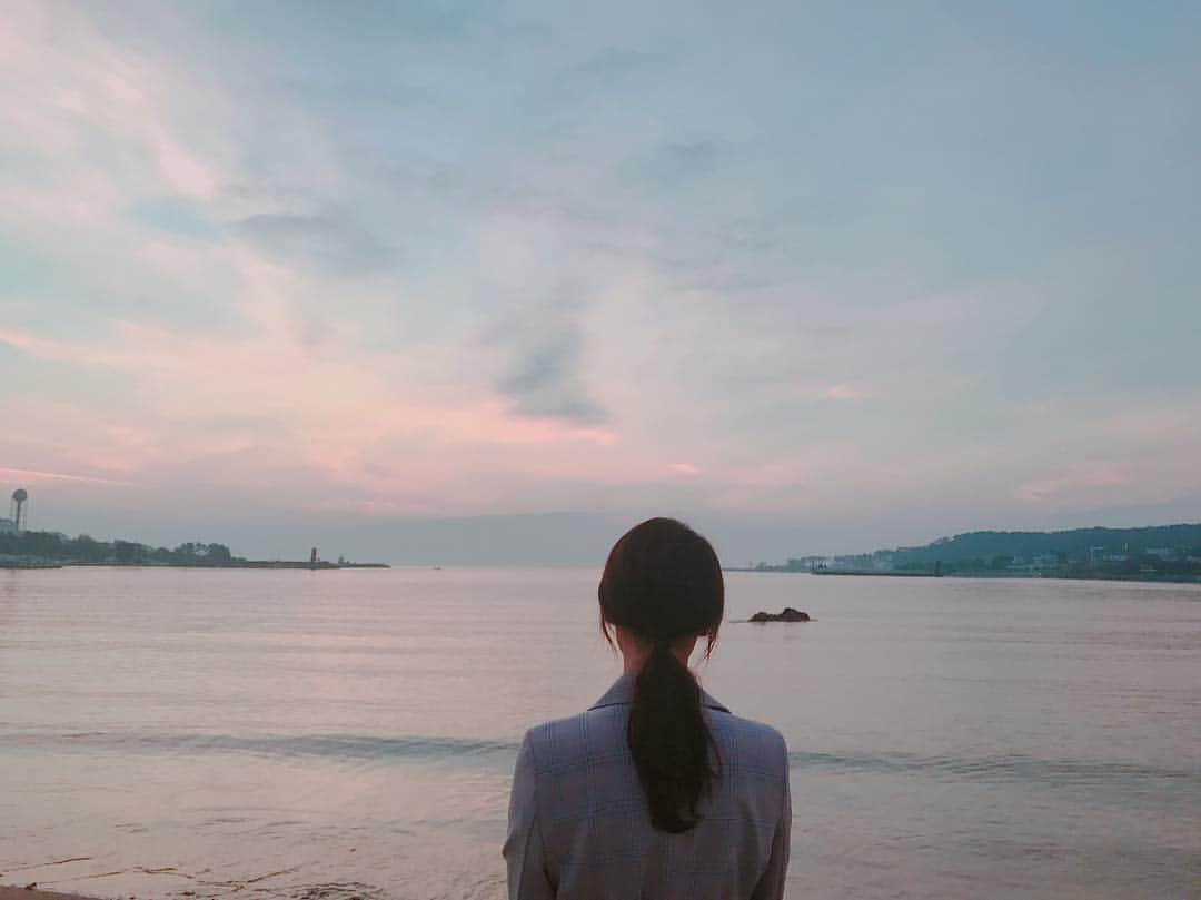 キム・ジウォンさんのインスタグラム写真 - (キム・ジウォンInstagram)「바다니까 퐈(f)도?!!🌊」6月24日 21時18分 - geewonii