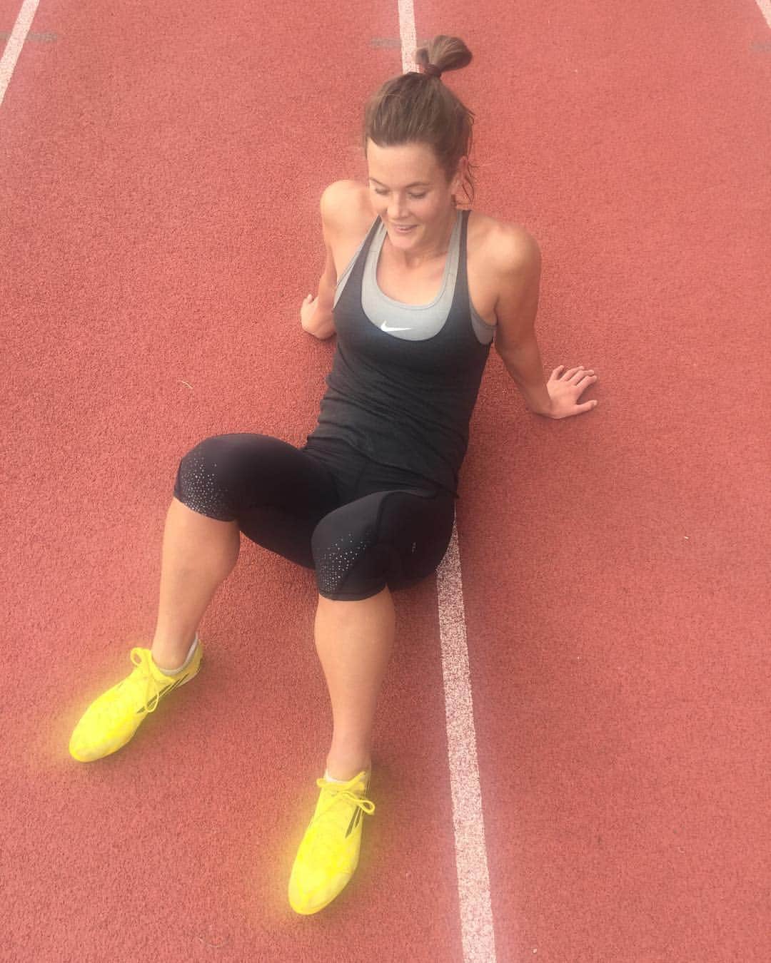 Zoe Ballantyneのインスタグラム：「Puffed and chuffed. 🚂 #sunday」