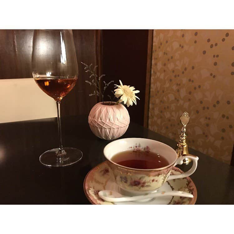 佐野ひなこさんのインスタグラム写真 - (佐野ひなこInstagram)「なかよしの大人女子会❤︎ ワイングラスに入ってるのはロイヤルブルーティー(^^)♡♡ ちょっと贅沢な1日(๑˃̵ᴗ˂̵)ごちそうさまでした！！⭐︎」6月25日 20時01分 - hinako_sano