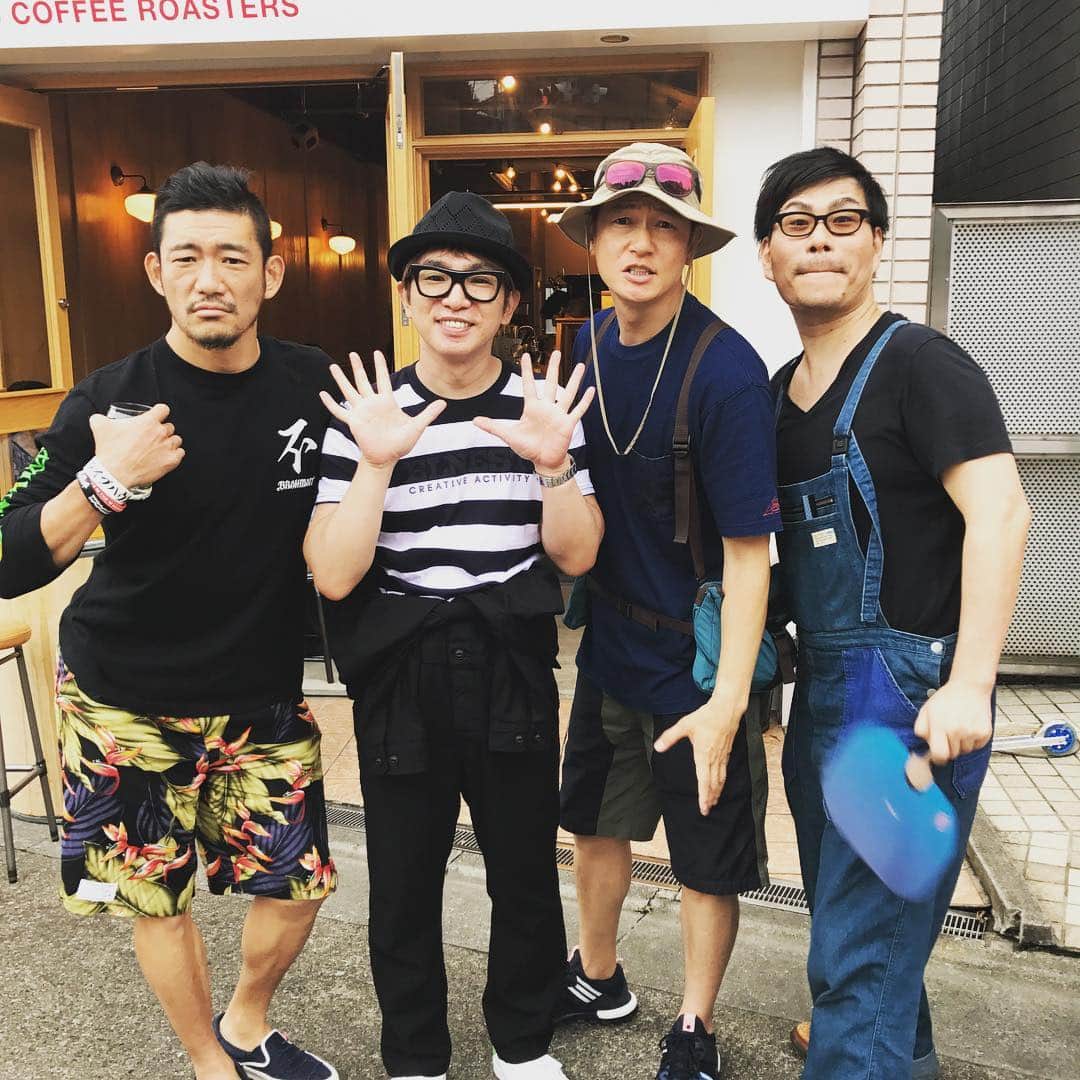 濱口優さんのインスタグラム写真 - (濱口優Instagram)「#ELNEST #展示会 #10周年 #おめでとうございます #ARATA さん（ #井浦新 ）さん #板谷 さん #LittleNapCOFFEEROASTERS #BRAHMAN #TOSHILOW さん」6月25日 20時22分 - hamaguchi_masaru