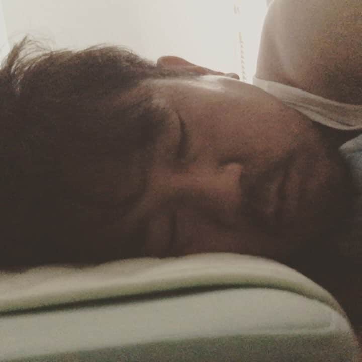 藤本敏史のインスタグラム：「今日もありがとう。 いてくれて。笑」