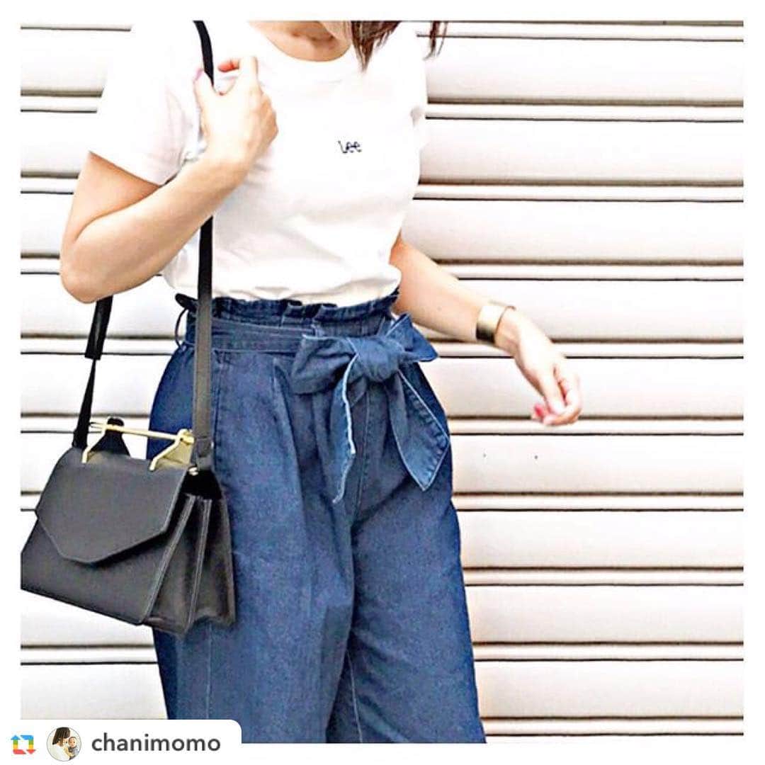 joli_marche JoliMarche [ジョリーマルシェ]のインスタグラム：「▷▷@ chanimomoさんコーデ * …………………………………… バトリーバッグ ￥16,200(tax in) color→black …………………………………… ︎ Thank you for  posting ★ awesome summer style! * #バトリーバッグ#ショルダーバッグ#jolimarche#ファッション#カジュアルコーデ#春夏#outfit#instagood#instafashion#fashiongram」