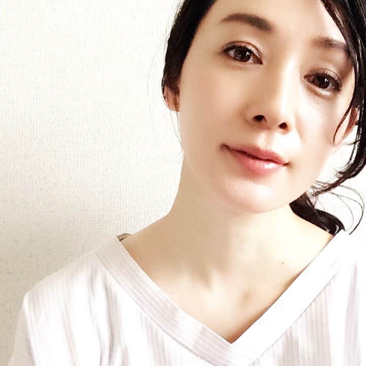 竹中友紀子のインスタグラム：「#撮影終わり  #おつかれさまでした  早朝からの撮影。9時半には撮影終了。何しよっ(^^)v  #shooting #撮影 #makeup #メイク #早起きは三文の徳 #竹中友紀子」