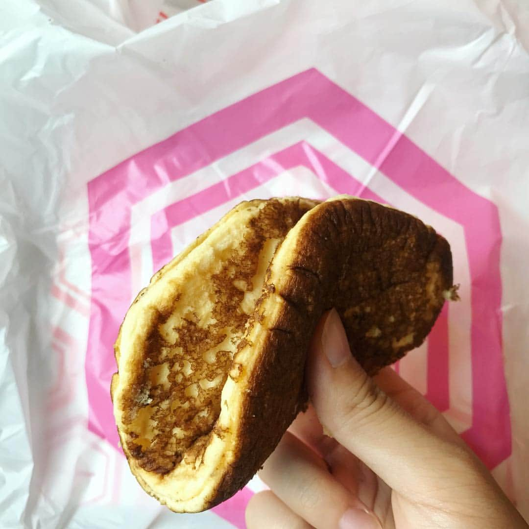 平野紗季子さんのインスタグラム写真 - (平野紗季子Instagram)「dorayaki without bean paste 皮だけ亀十さいこう」7月22日 8時39分 - sakikohirano