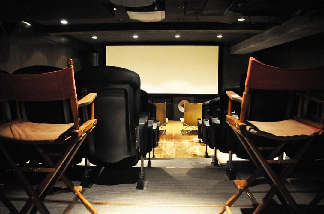 UPLINK film distributionさんのインスタグラム写真 - (UPLINK film distributionInstagram)「#アップリンク渋谷 スクリーン2（UPLINK X） 150インチシネスコサウンドスクリーン　45席 日本で一番小さな映画館としてCNNでも紹介されたマイクロ・ミニシアター。  #映画 #映画館 #ミニシアター」7月22日 6時58分 - uplink_film