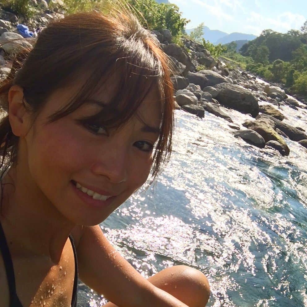 藤森由香のインスタグラム：「36℃ at #Toyama  I had a swim in a river three days in a row 🏊 #suntan #ルシャナ #スポブラ #nike #river #tateyama #blue」
