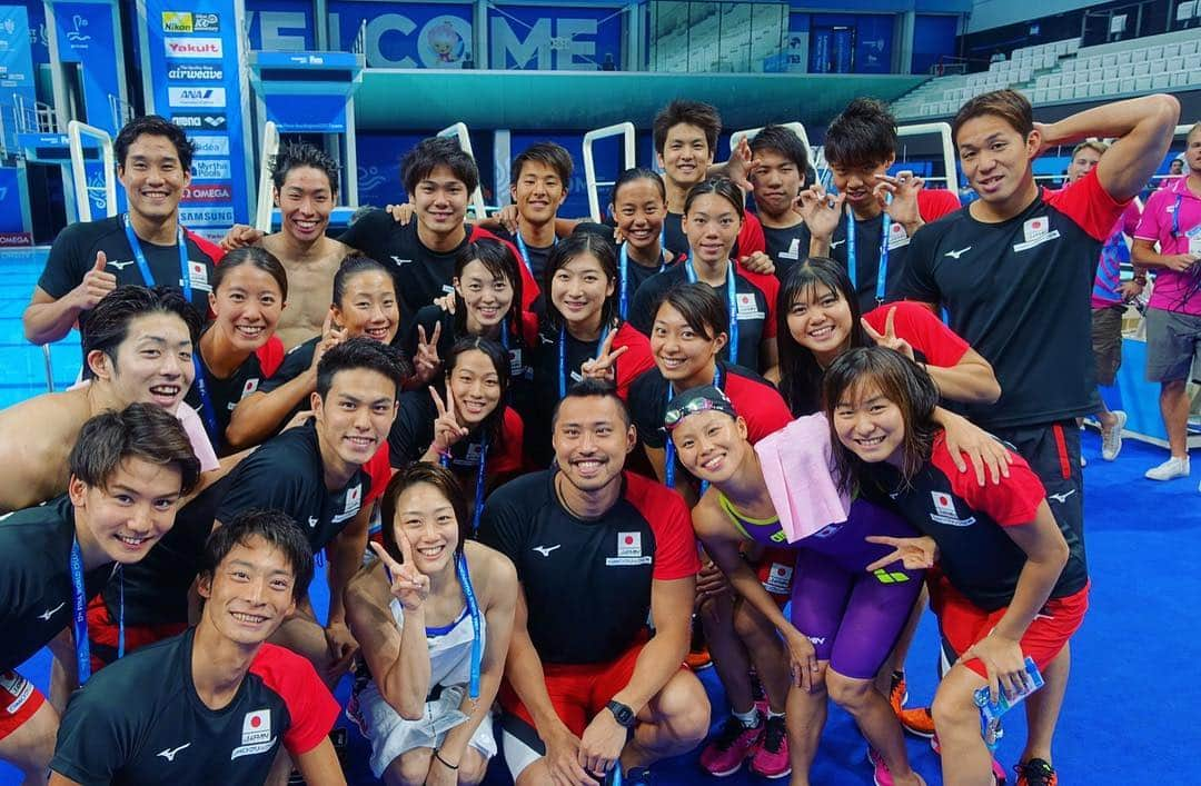 入江陵介さんのインスタグラム写真 - (入江陵介Instagram)「1 Day to go🇭🇺 Team 🇯🇵 good pic!  #FINABudapest2017  #tobiuojapan  いよいよ明日から世界選手権競泳開幕！！！ 応援よろしくお願いします！！ #ほぼ全員にタグ #疲れる笑 #20人しかタグ付けできないから4人出来なかった笑 #初めてインスタライブしたけどコメント全然見れなかった」7月22日 18時29分 - ryosuke_irie