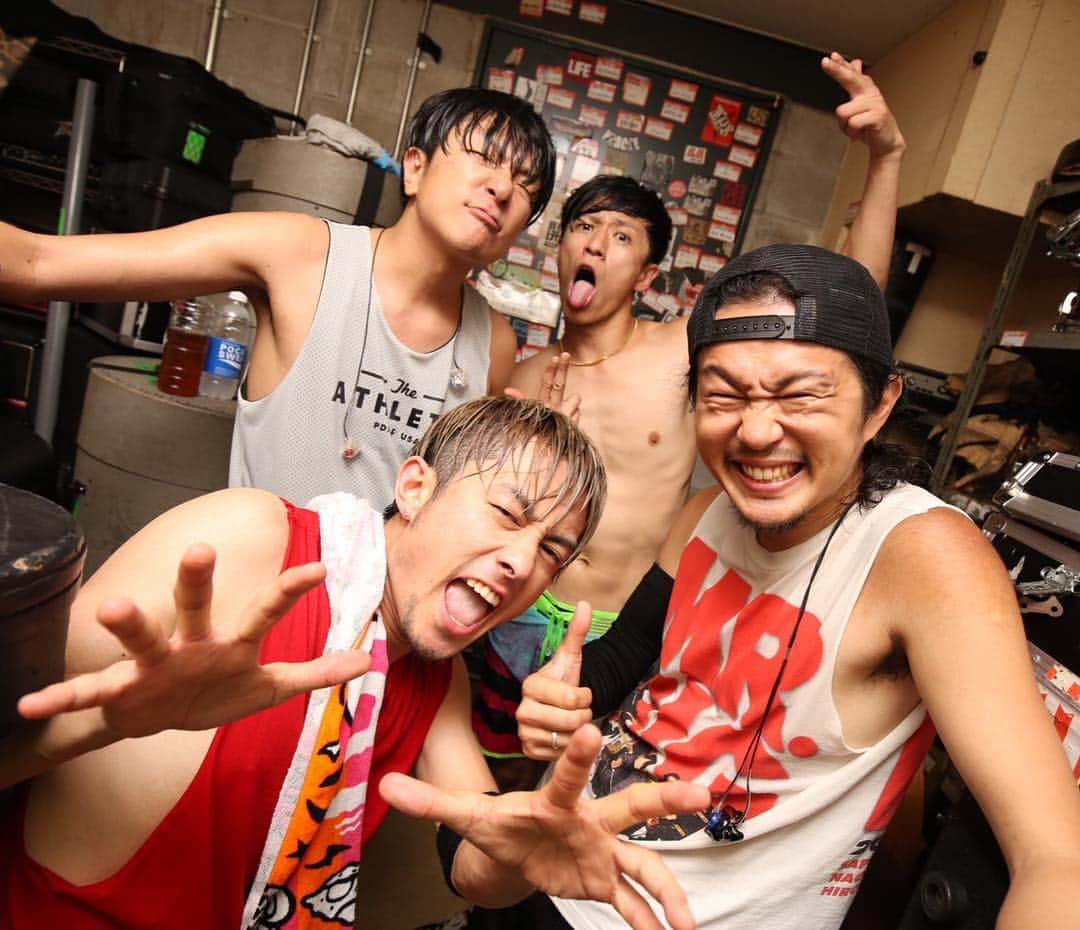 TOTALFATのインスタグラム：「なーなー奈良っななな奈良ーっ なななーなーなっなーらー！！ 素敵に無敵！ 完璧な時間でした。 やべーぞ奈良！パワー半端ない！！ また今日来た全員でライブしよう！ Jose ・ ・ ・ photo by @tuttini  #TOTALFAT  #FAT #FATツアー  #奈良 #ネバーランド #奈良neverland  #neverland  #鹿  #17」