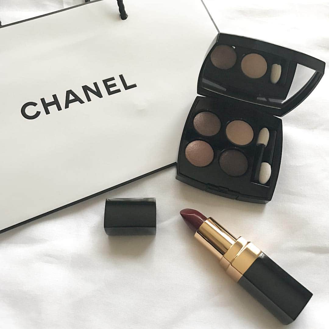 谷川菜奈さんのインスタグラム写真 - (谷川菜奈Instagram)「newin💋 . #chanel#cosmetics #makeup#awmake」7月23日 21時03分 - pechi.130