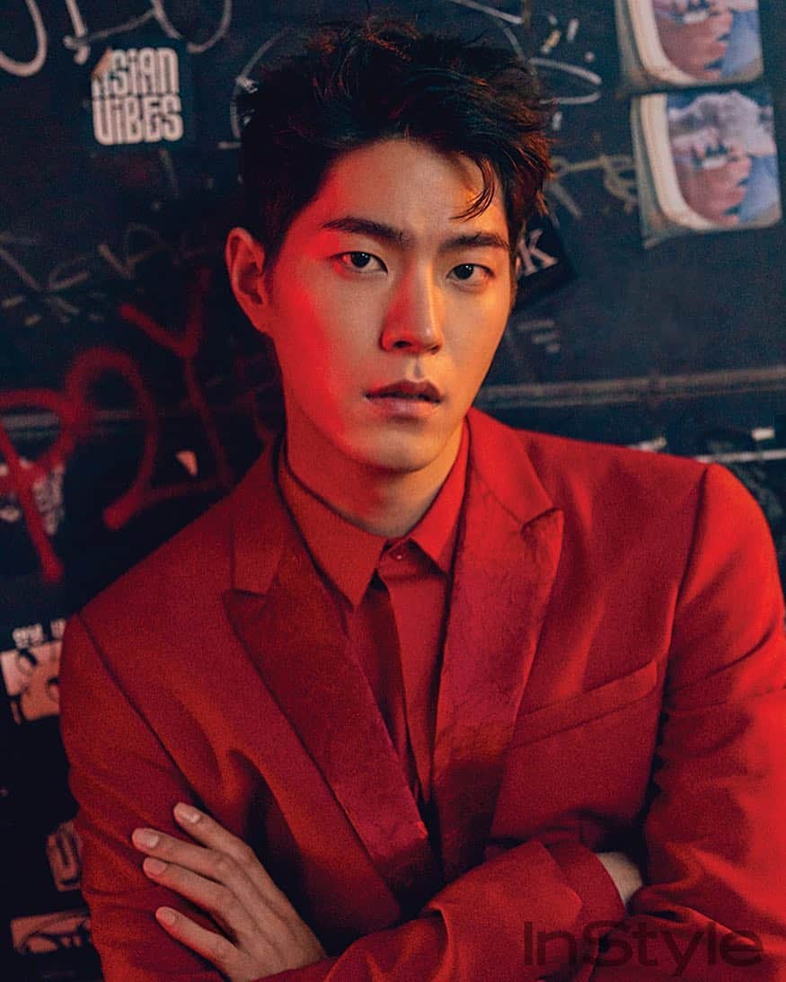 ホン・ジョンヒョンのインスタグラム：「에디터	이건희 사진	목정욱 스타일리스트	김세준 헤어 / 메이크업	승아, 도경 (요닝) 어시스턴트	노미선」
