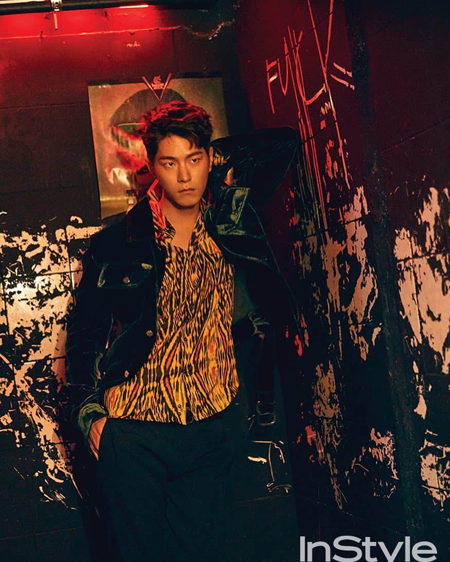 ホン・ジョンヒョンのインスタグラム：「에디터	이건희 사진	목정욱 스타일리스트	김세준 헤어 / 메이크업	승아, 도경 (요닝) 어시스턴트	노미선」