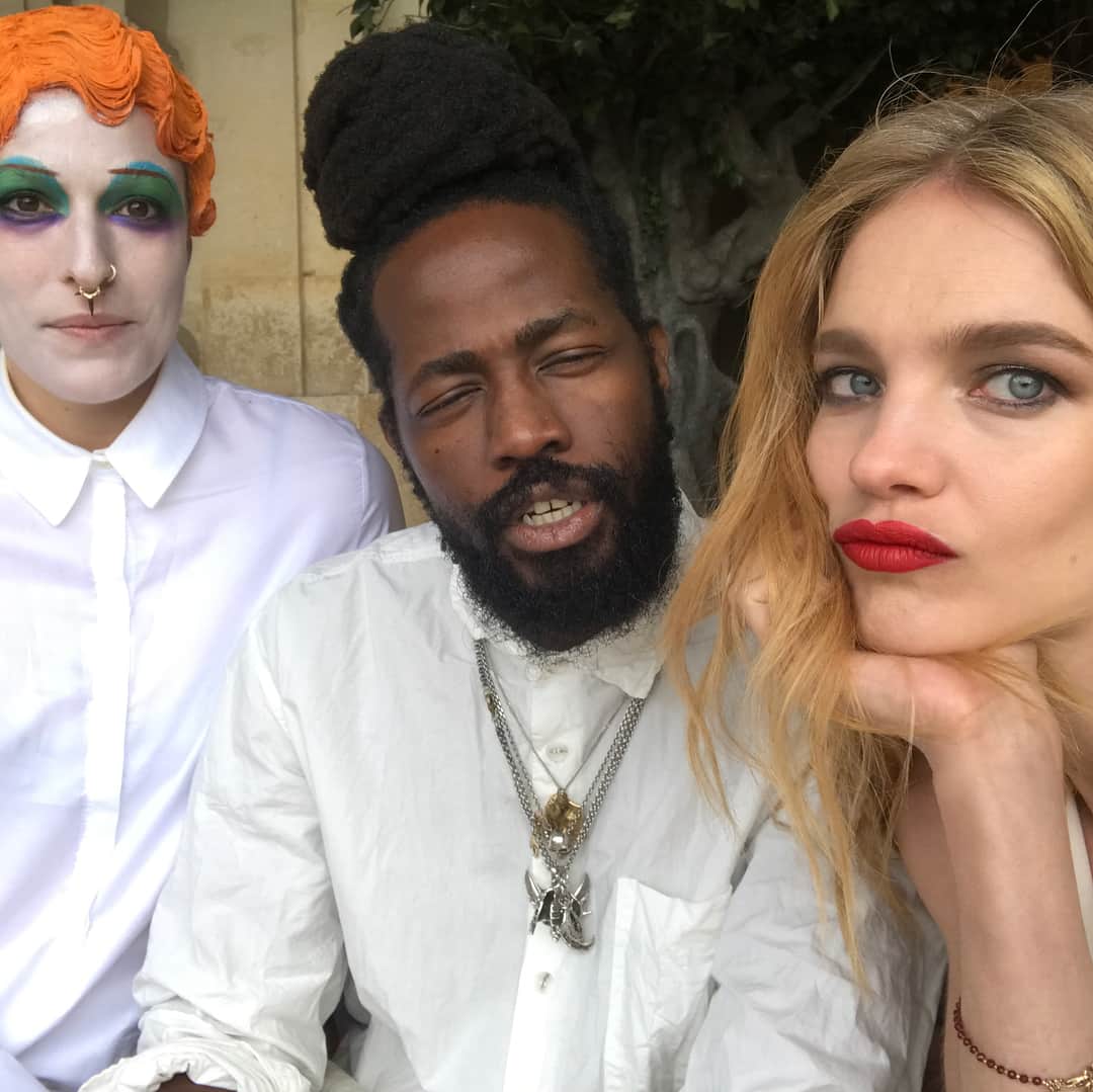 ナタリア・ヴォディアノヴァさんのインスタグラム写真 - (ナタリア・ヴォディアノヴァInstagram)「Hanging out with my co-creators of Malone Souliers @malonesouliers @nakedheartfoundation charity collection 💛❤️💜 @royluwolt and Alice Malone. 🇷🇺 Разрешите представить - дико талантливые и эмпатичные ребята - Элис и Рой, мои партнеры в создании благотворительной коллекции Malone Souliers в поддержку Фонда "Обнаженные сердца". 👠🙏🏻🤳」7月25日 2時41分 - natasupernova