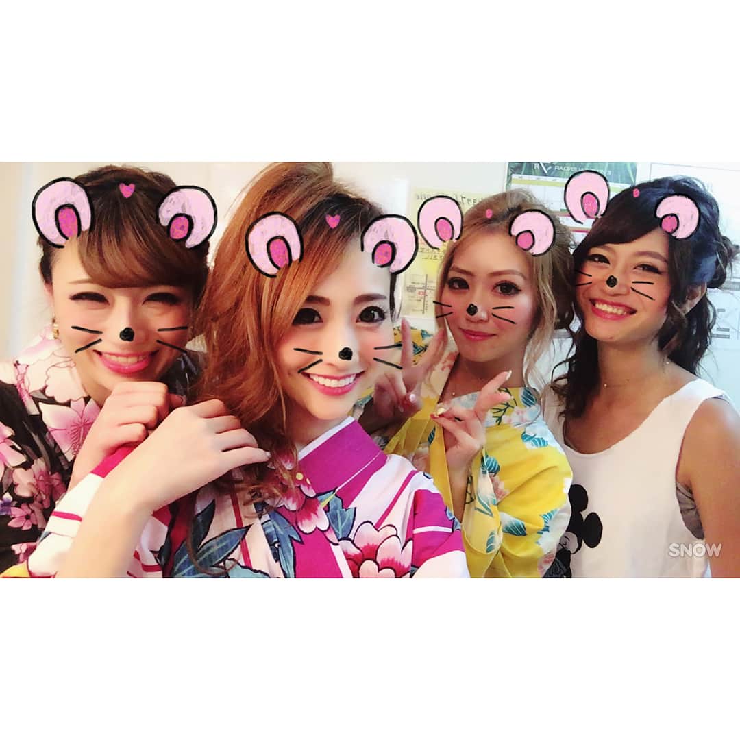 華沢友里奈さんのインスタグラム写真 - (華沢友里奈Instagram)「インスタライブ見てくれてありがと❤️ かなり酔っていてすみません。 今復活しましたww  無事美人茶屋離宮3周年イベント１日目終わりましたあ(*☻-☻*) 明日も浴衣イベント頑張るぞ（´-`）.｡oO  #六本木 #美人茶屋離宮 #楓 #みらい #ちはる #イベント #浴衣 #べろべろ #キャバ嬢」7月25日 4時34分 - hanazawayurina