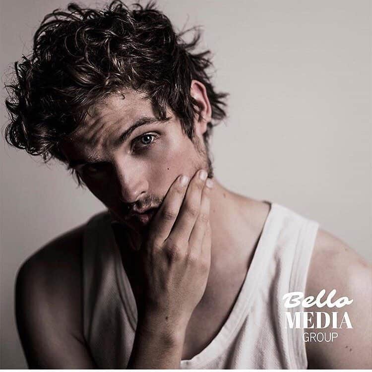 ダニエル・シャーマンのインスタグラム：「@bellomag . New issue is out now .」