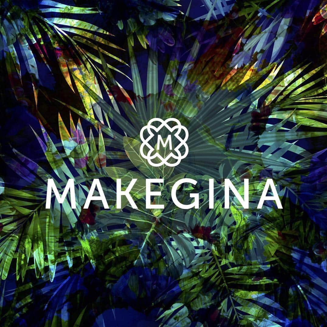 MAKEGINA_officialのインスタグラム：「. . MAKEGINA -メイクジーナ- "ワンランク上のオトナ可愛い" 女の子の理想を叶えるブランド . . . #makegina#メイクジーナ#メイクジーナグラマー#夏#梅雨#ヘアケア#シャンプー#トリートメント#ヘアアイロン#ブランド#ヘアケア#理想#イメージ#デザイン」