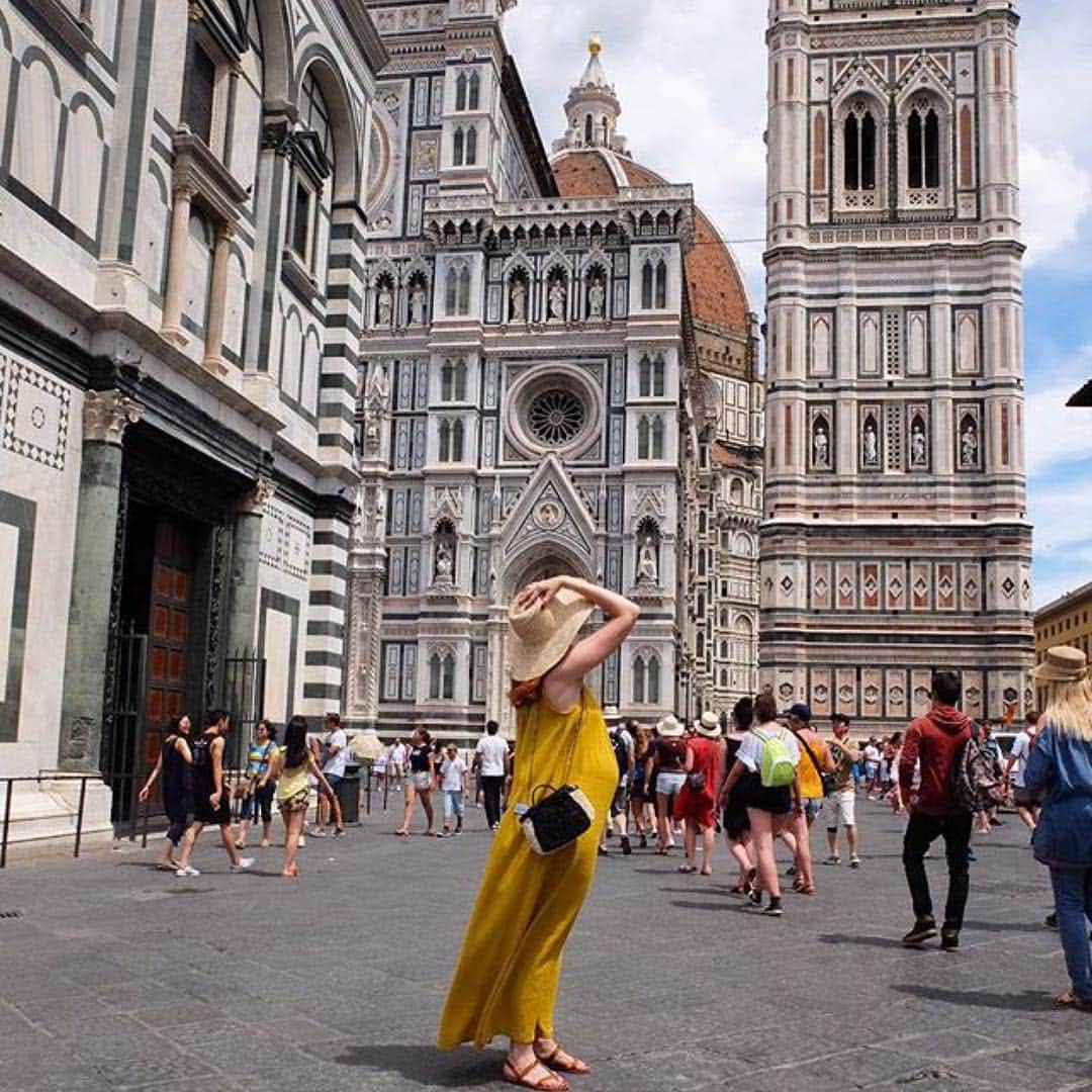 ANTEPRIMAさんのインスタグラム写真 - (ANTEPRIMAInstagram)「#Repost @lifeinginger ・・・ Firenze famous Duomo in the heart of the city on a stunning super hot Saturday afternoon with gelato and @anteprimaofficial bag 🍷🍷🍷💋💋💋 #Firenze #florence #Italy #Italian style #anteprima #love #weekend  #weddding #jcandfabio #cool #relax #discovery #famous #travel #travelgram #look #view #inspiration #dream #summer #mummy #pregnant #anteprima #wirebag #アンテプリマ #ワイヤーバッグ」7月25日 15時07分 - anteprimaofficial