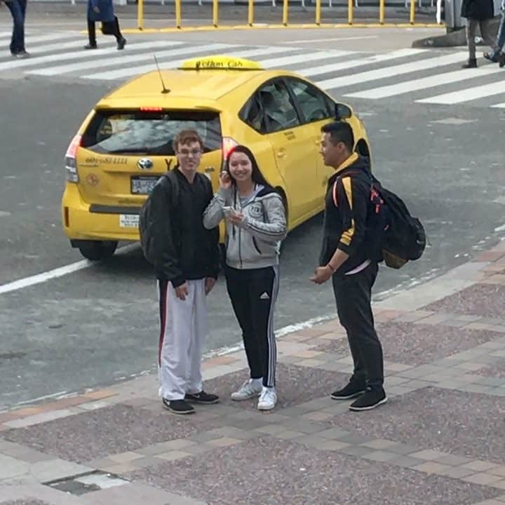 のインスタグラム：「Hark ~ across the expanse ~ do you see them?, three villains trying to skulk on dried leaves. Caught, the comrade to the right hastens out of frame in immediate retreat, ironic that he doesn't wish to be photographed. The two more base members of the country bear jamboree decide to hold ground, giggling to themselves as she readied her camera. Wormtongue, saying nothing to his friend whilst the act was being carried out, only awakens from the mists to point out the obvious: that I had already won. The two save face and begin their exit, chased shortly thereafter by the friend whose anonymity was not granted.」